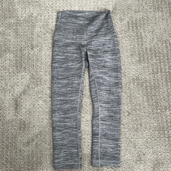Lululemon Wunder Under Crop - Picture 9 of 9